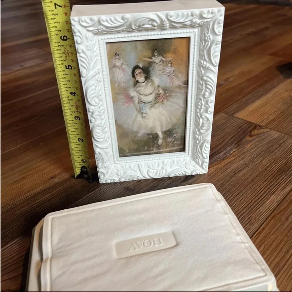 Collectible Avon Beauty in Motion Ballet Picture Frame 2 Special Occasion Soap - Picture 3 of 7